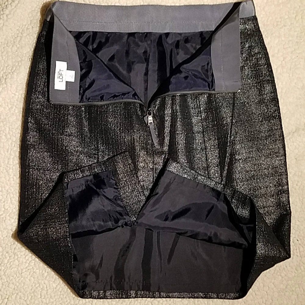 Ann Taylor LOFT Silver & Black Shiny Skirt Sz 4